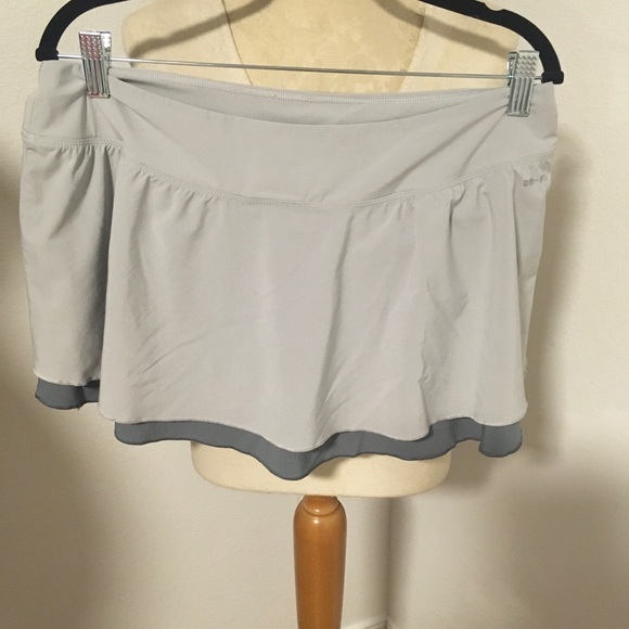 Nike size large two toned two layered tennis skirt - Picture 3 of 9